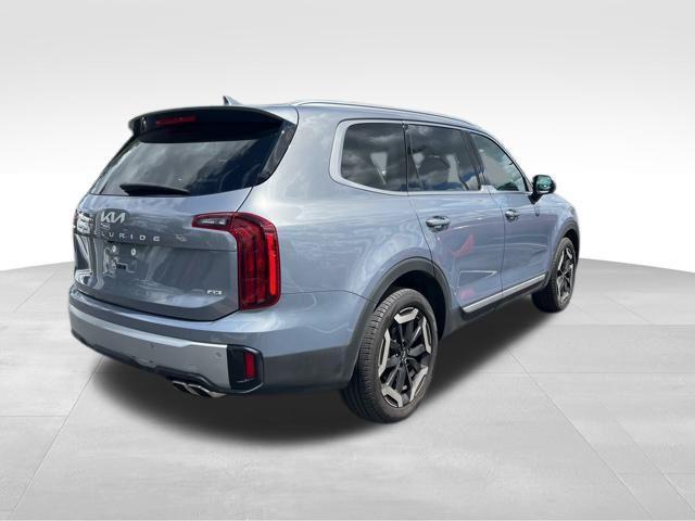 Photo of 2024 Everlasting Silver Kia Telluride
