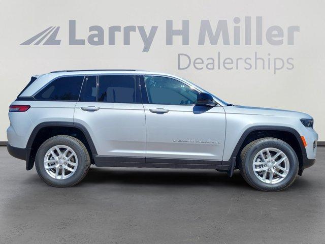 Photo of 2025 Silver Zynith Jeep Grand Cherokee