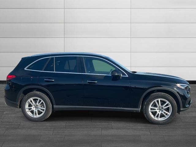 Photo of 2025 Black Mercedes-Benz GLC 300