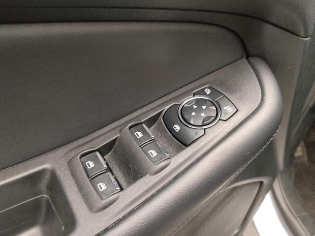 Photo of 2023 Iconic Silver Metallic Ford Edge