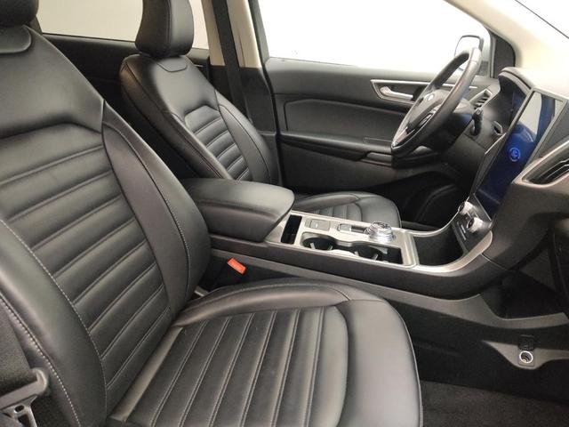 Photo of 2023 Iconic Silver Metallic Ford Edge