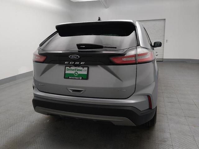 Photo of 2023 Iconic Silver Metallic Ford Edge