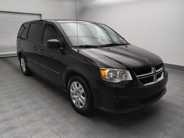 Photo of 2016 Brilliant Black Crystal Pearlcoat Dodge Grand Caravan