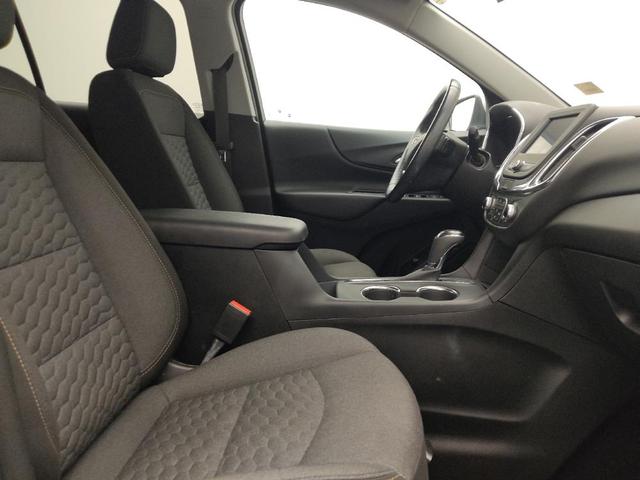 Photo of 2020 Silver Ice Metallic Chevrolet Equinox