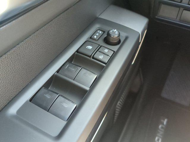 Photo of 2025 Wind Chill Pearl [Extra_Cost_Color] Toyota Tundra