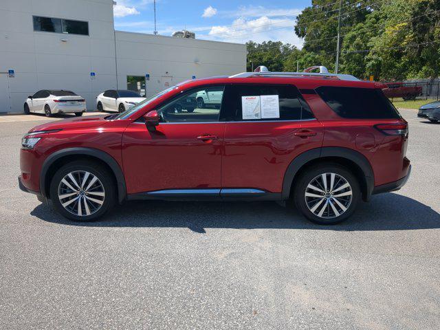 Photo of 2022 Scarlet Ember Tintcoat Nissan Pathfinder