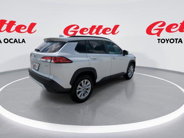 Photo of 2023 Pearl Toyota Corolla Cross