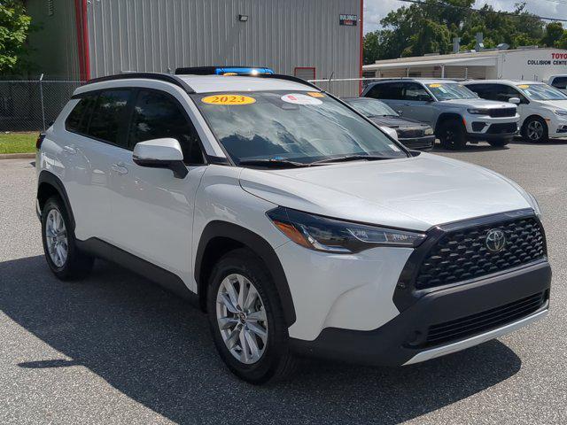 Photo of 2023 Pearl Toyota Corolla Cross