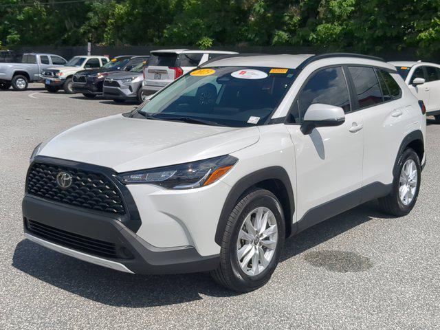 Photo of 2023 Pearl Toyota Corolla Cross