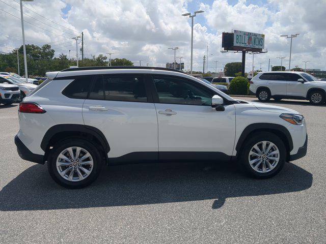 Photo of 2023 Pearl Toyota Corolla Cross
