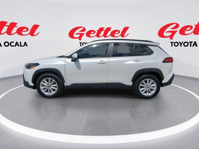 Photo of 2023 Pearl Toyota Corolla Cross