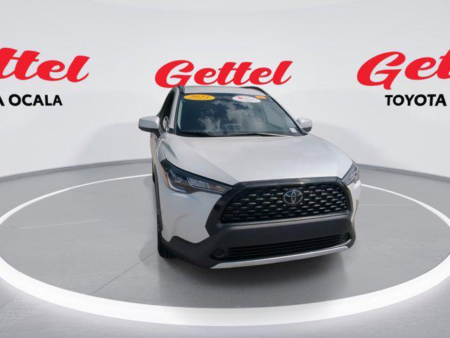 Photo of 2023 Pearl Toyota Corolla Cross