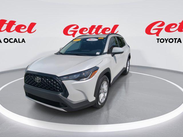 Photo of 2023 Pearl Toyota Corolla Cross