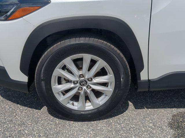 Photo of 2023 Pearl Toyota Corolla Cross