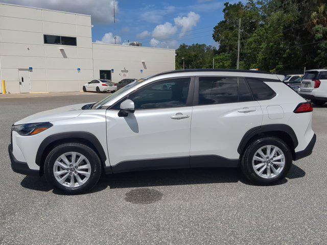 Photo of 2023 Pearl Toyota Corolla Cross