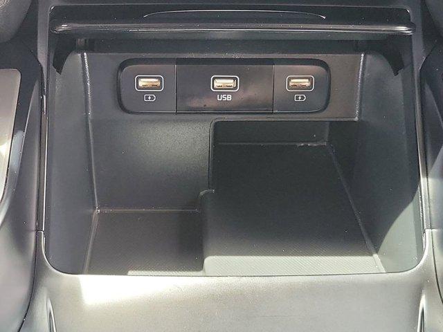 Photo of 2023 Everlasting Silver Kia Sorento