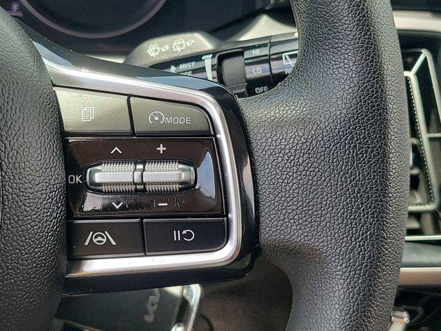Photo of 2023 Everlasting Silver Kia Sorento
