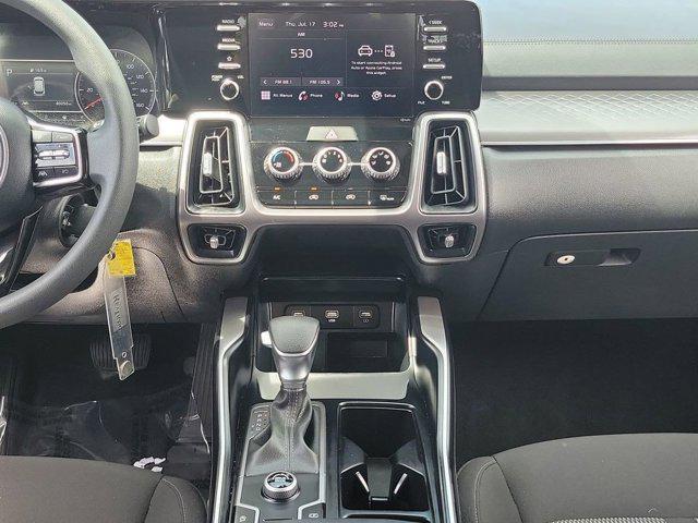 Photo of 2023 Everlasting Silver Kia Sorento