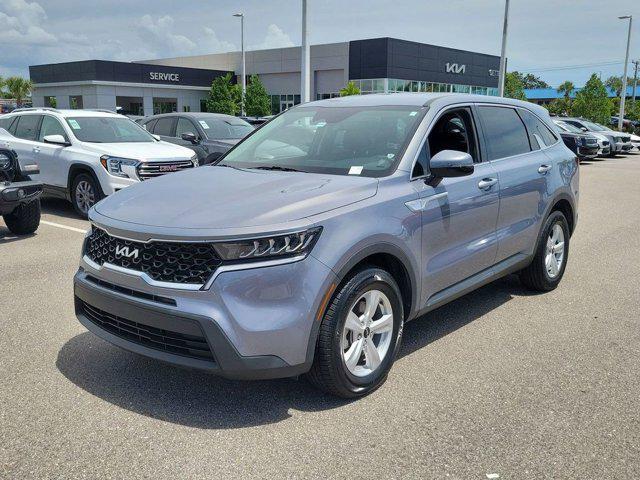Photo of 2023 Everlasting Silver Kia Sorento