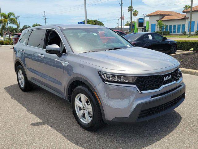 Photo of 2023 Everlasting Silver Kia Sorento
