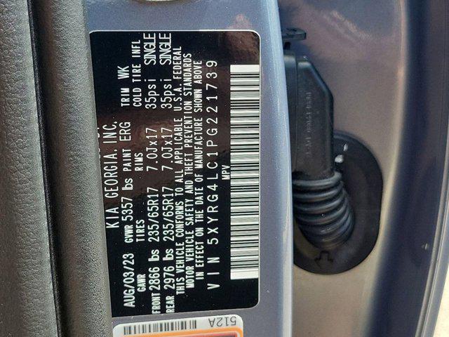 Photo of 2023 Everlasting Silver Kia Sorento