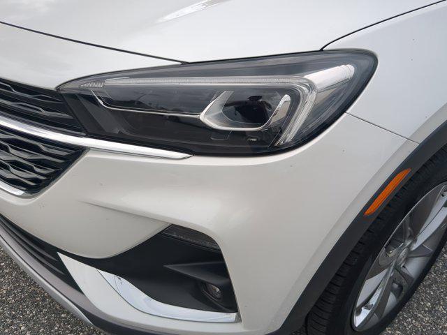 Photo of 2022 White Frost Tricoat Buick Encore GX