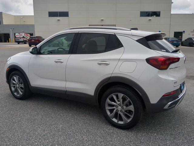 Photo of 2022 White Frost Tricoat Buick Encore GX