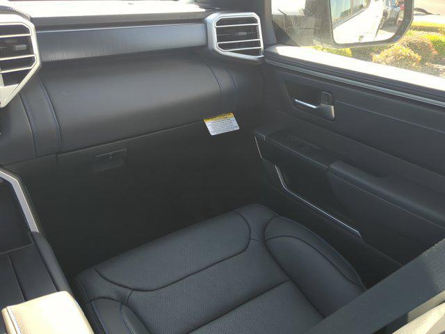 Photo of 2025 Wind Chill Pearl [Extra_Cost_Color] Toyota Tundra Hybrid