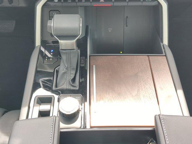 Photo of 2025 Wind Chill Pearl [Extra_Cost_Color] Toyota Tundra Hybrid