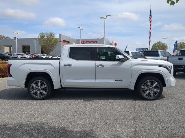 Photo of 2025 Wind Chill Pearl [Extra_Cost_Color] Toyota Tundra Hybrid