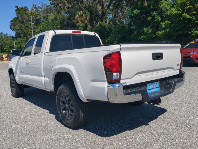 Photo of 2021 Super White Toyota Tacoma