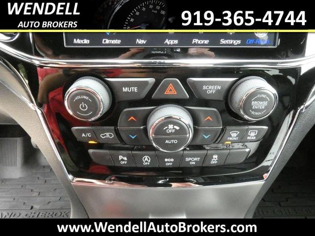 Photo of 2020 Bright White Clearcoat Jeep Grand Cherokee