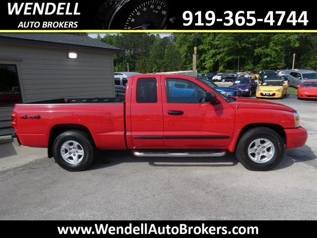 Photo of 2006 Red Dodge Dakota