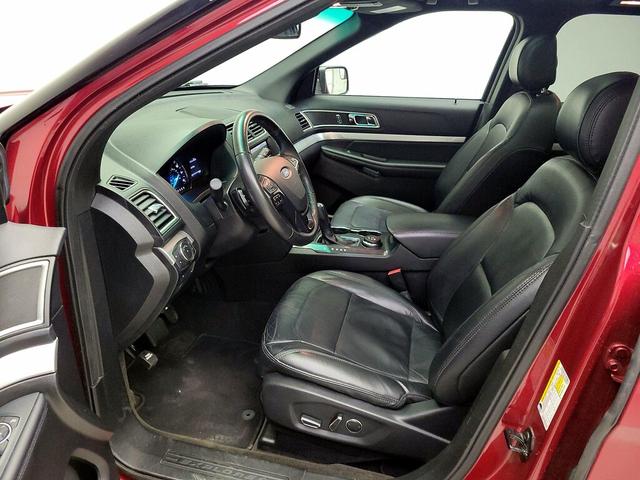 Photo of 2016 Red Ford Explorer