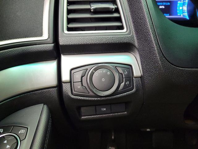 Photo of 2016 Red Ford Explorer