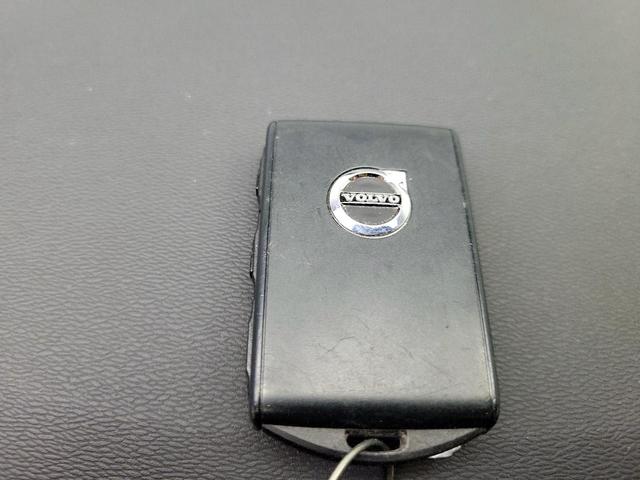 Photo of 2022 Blue Volvo XC40