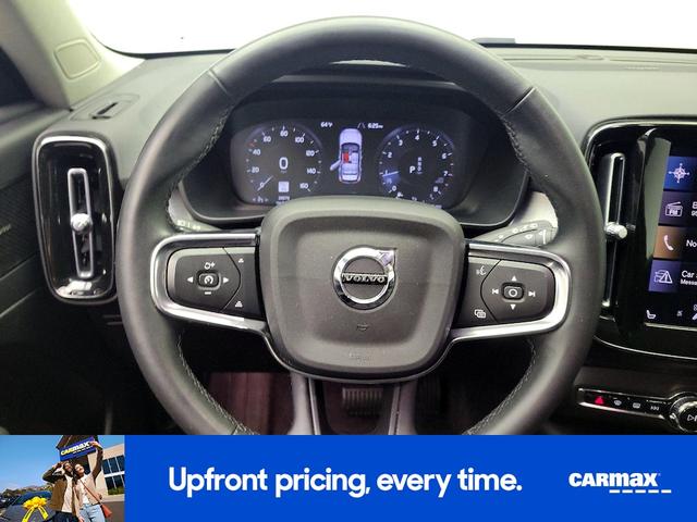 Photo of 2022 Blue Volvo XC40