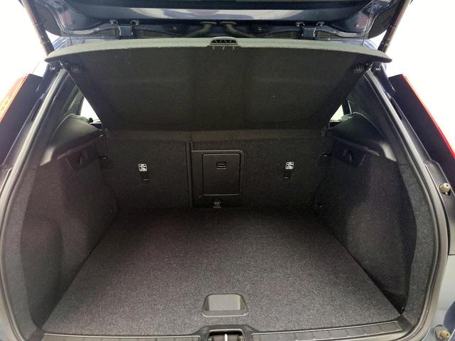 Photo of 2022 Blue Volvo XC40