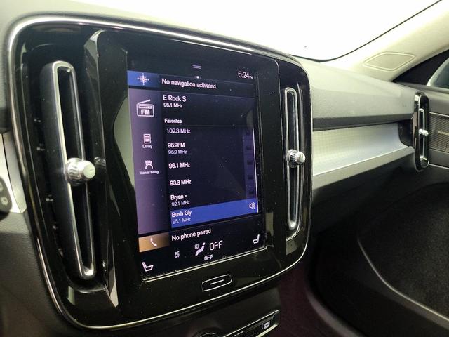 Photo of 2022 Blue Volvo XC40