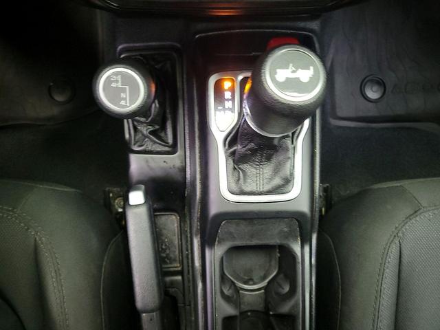 Photo of 2022 White Jeep Wrangler