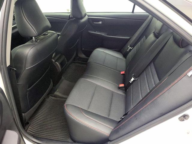 Photo of 2017 White Toyota Camry