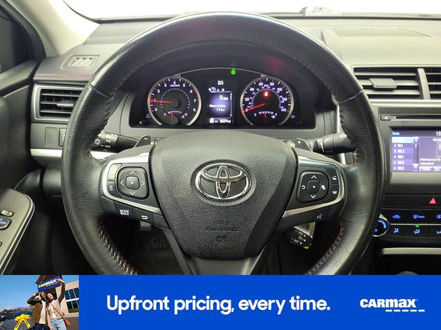 Photo of 2017 White Toyota Camry