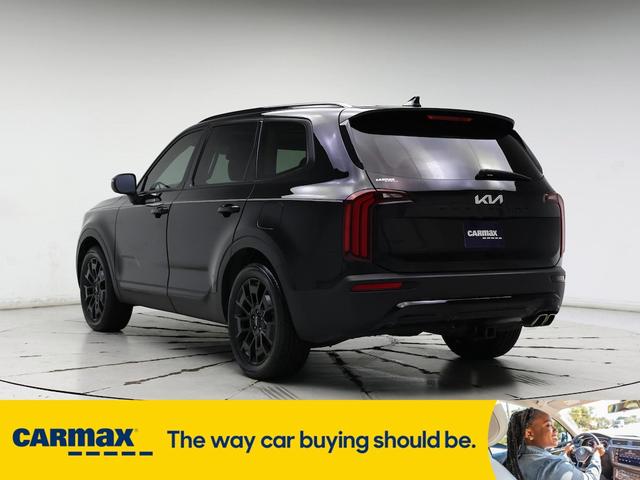 Photo of 2022 Black Kia Telluride