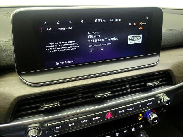 Photo of 2022 Black Kia Telluride