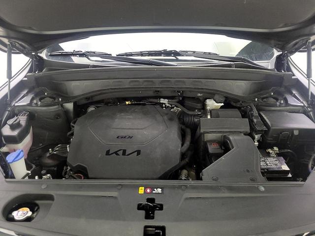 Photo of 2022 Black Kia Telluride