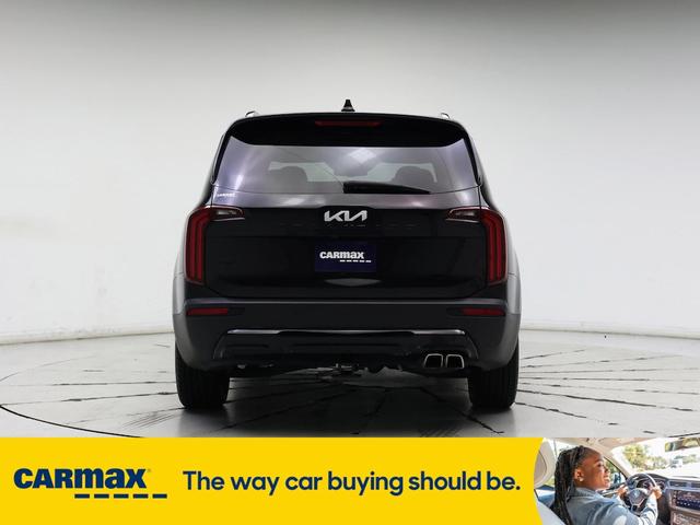 Photo of 2022 Black Kia Telluride