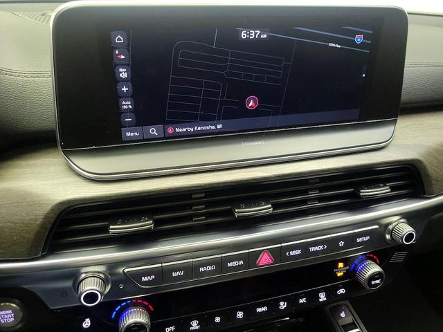 Photo of 2022 Black Kia Telluride