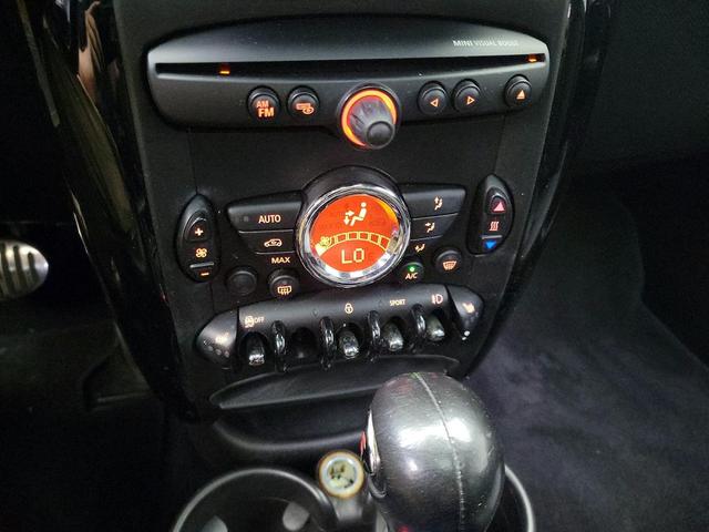 Photo of 2016 White MINI Countryman