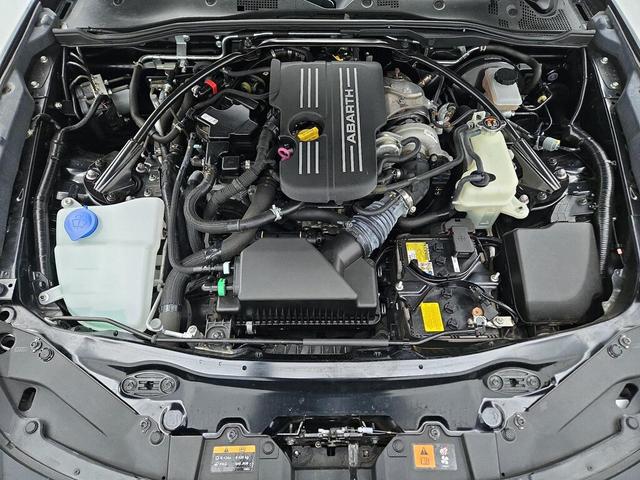 Photo of 2018 Black FIAT 124 Spider