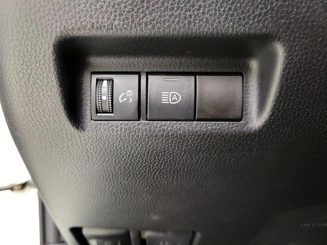 Photo of 2021 White Toyota RAV4
